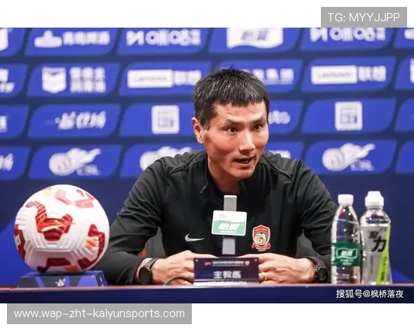 中国足球教练团队战术调整备受期待，中国足球俱乐部教练