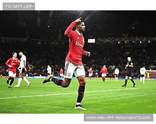 扫地出门！曼联1.1亿豪购引爆更衣室，球迷怒喷：这2人早该滚蛋！